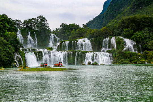 德天跨国大瀑布风景