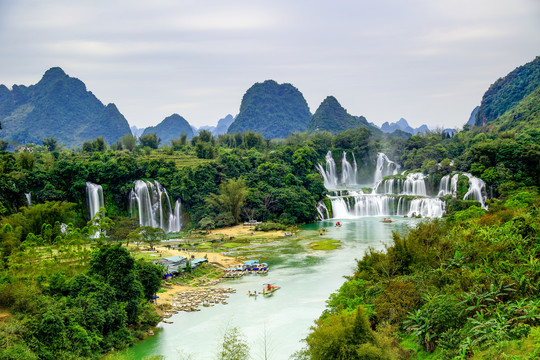 德天跨国大瀑布风景