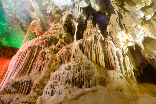 巴马水晶宫景区