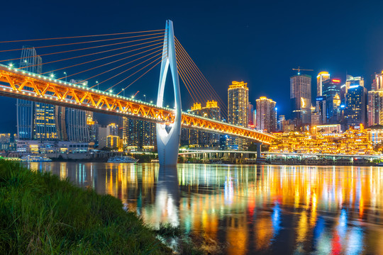 重庆洪崖洞与千厮门大桥夜景