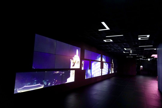 韩国乐天世界大厦LED传媒通道