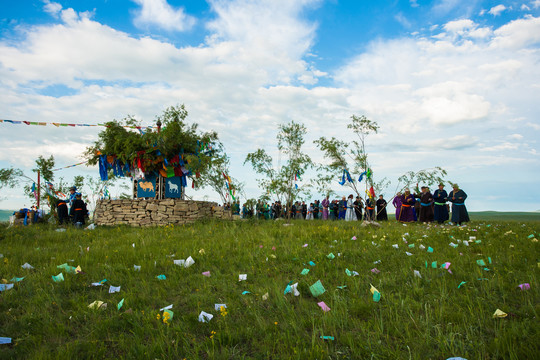 夏季草原蒙古族祭敖包