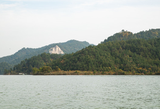 武当山太极湖老子坐像