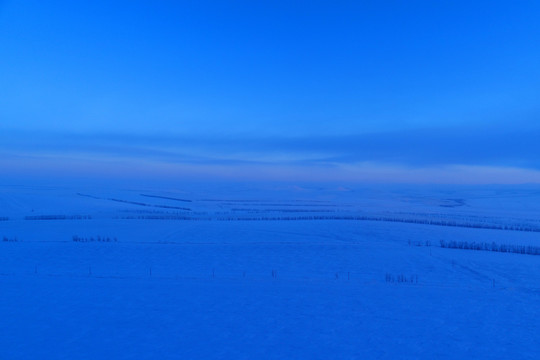 航拍雪域雪原暮色