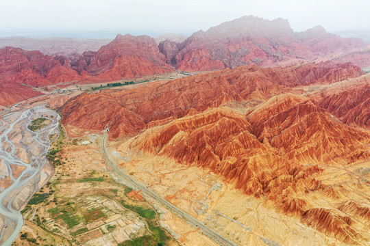 奇峰异石