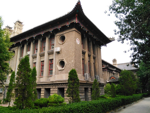 武汉大学