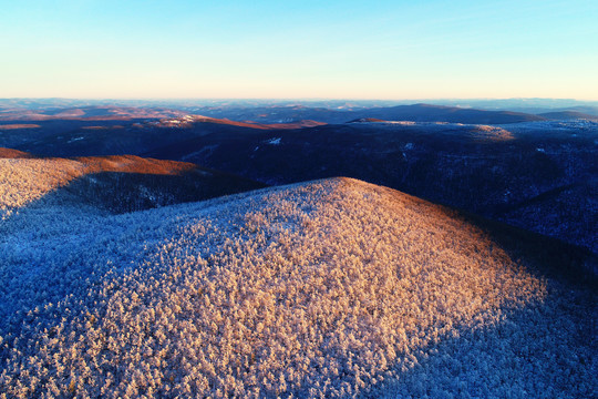 雪域山林朝阳晨光