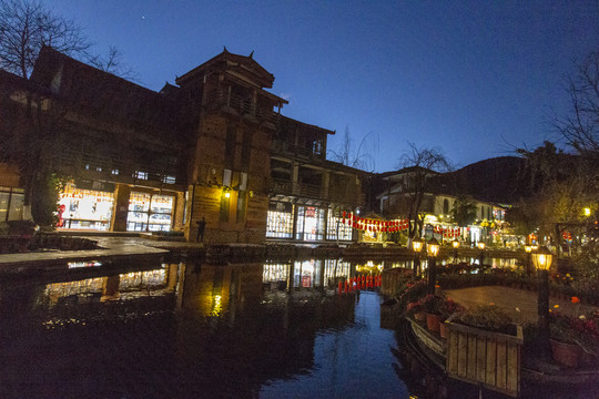 束河古镇夜景