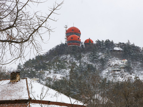 雪后的青岛信号山