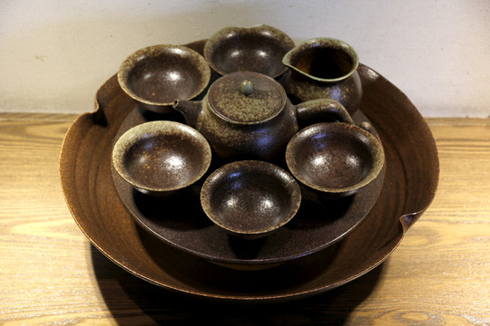 成套陶瓷茶具