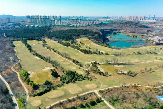 航拍徐州小桂林高尔夫球场