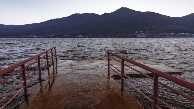 邛海风光