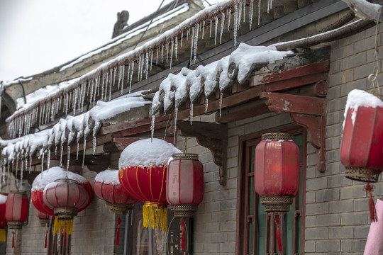 济南大明湖畔雪和情