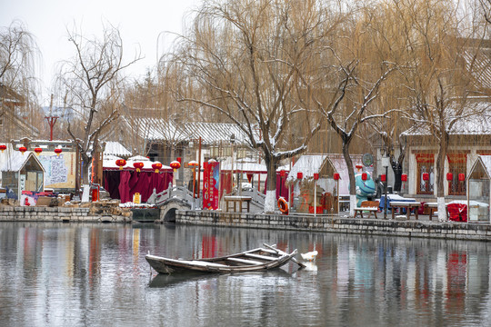 济南大明湖畔雪和情