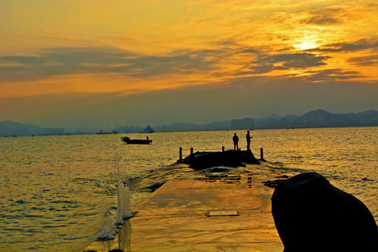 海上夕阳落日风景