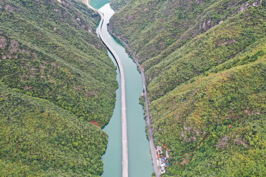 最美水上公路