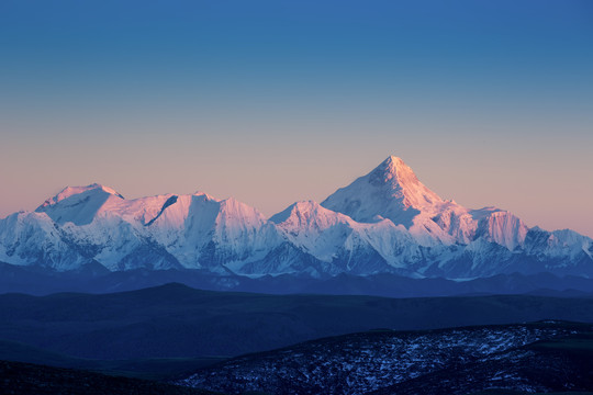 中国川西贡嘎山风光之黑石城