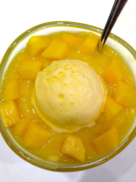 芒果冰淇淋甜品
