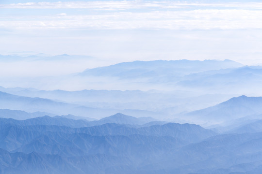 水墨群山