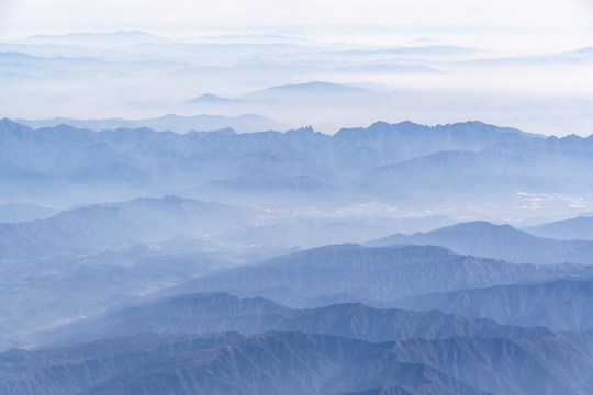 水墨群山