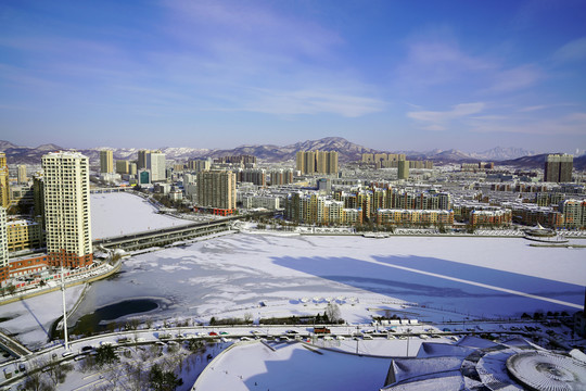 雪后的滨河城市