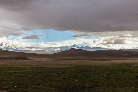 西藏日喀则雪山湖泊风光85