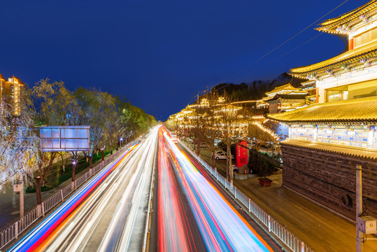 兰州城市夜景道路灯轨