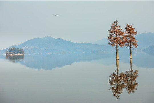 唯美意境湖泊山水