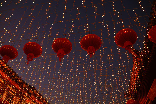 张灯结彩夜景