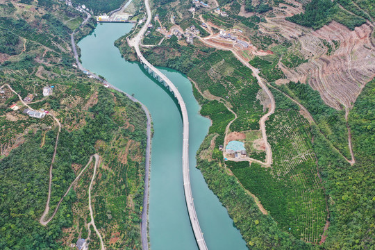 最美水上公路