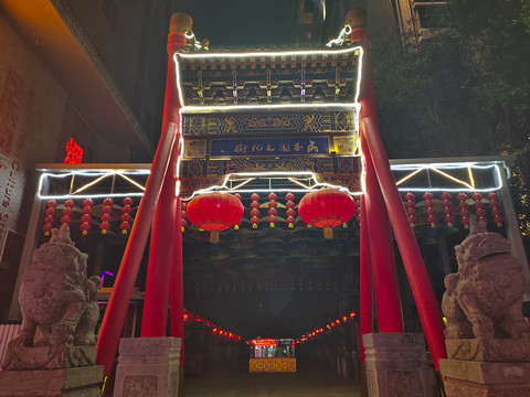 仿古牌楼夜景