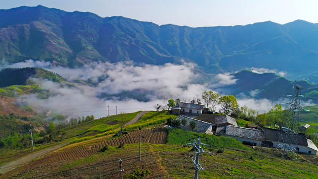 汇湾远山