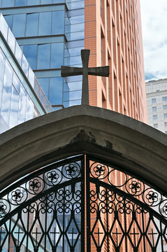 教堂建筑十字架