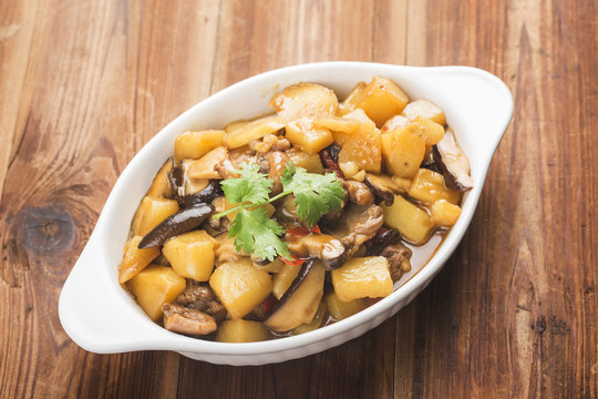 土豆香菇焖鸡肉