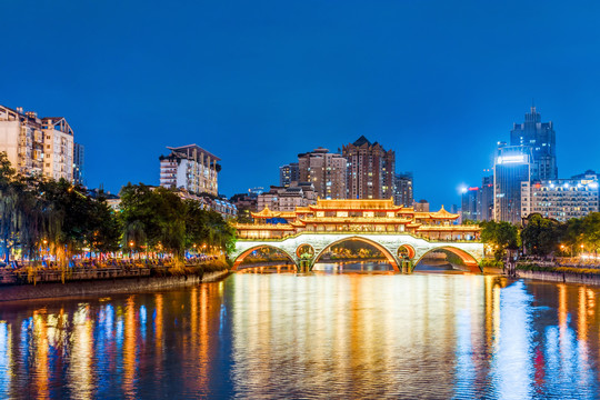 成都南河安顺廊桥与城市建筑夜景