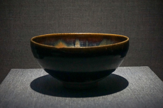 陶瓷金代黑釉褐斑碗