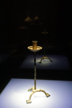 文物辽代竹节铜烛台
