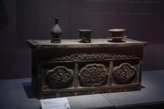 陶器元代雕花供桌