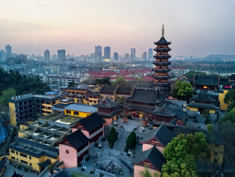 航拍古鸡鸣寺