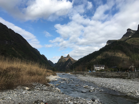 小溪河流