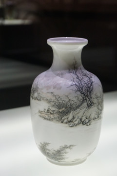 陶瓷民国粉彩瓶