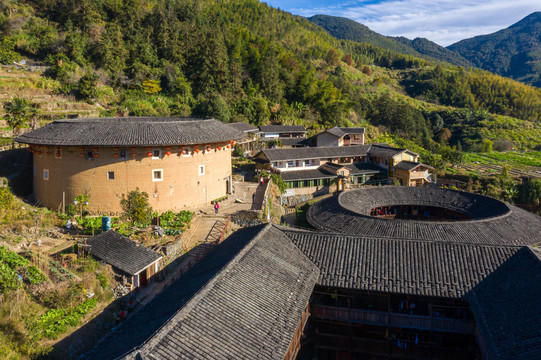 航拍福建漳州南靖土楼田螺坑土楼