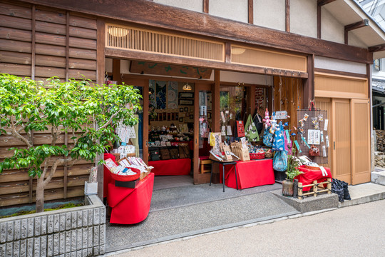 日本有马温泉小镇街道商店