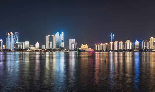 青岛城市夜景灯光秀