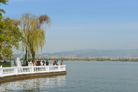 西昌邛海观光步道