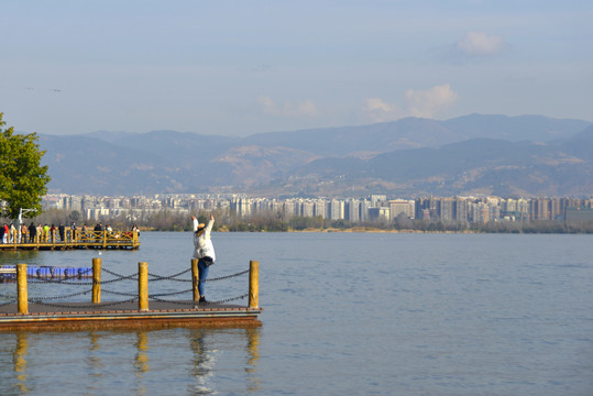 西昌邛海观光湖畔亲水平台