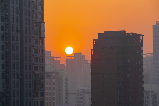 城市夕阳