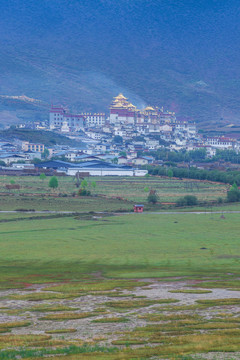 中国云南省松赞林寺旅游风光