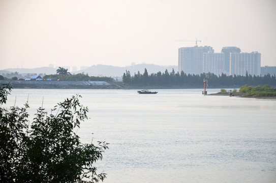 黄昏河流