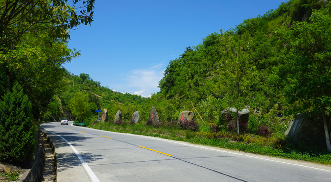 龙王垭山庄公路